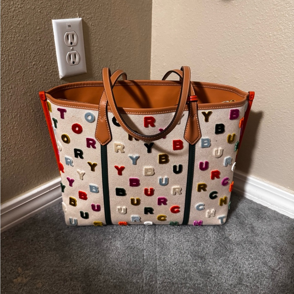 TB Perry Fil Coupe Tote